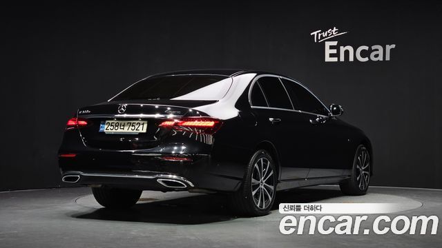 Mercedes-Benz E-Class 2021 — photo 2