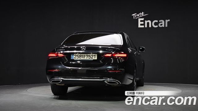 Mercedes-Benz E-Class 2021 — photo 4