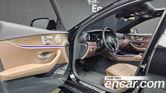 Mercedes-Benz E-Class 2021 — photo 13