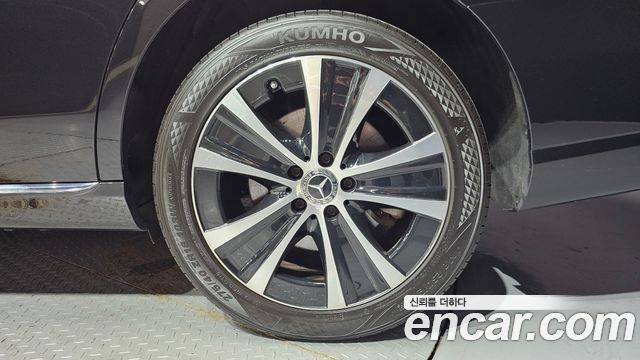 Mercedes-Benz E-Class 2021 — photo 7