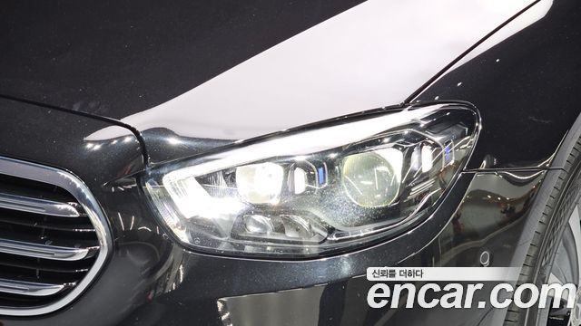 Mercedes-Benz E-Class 2021 — photo 8