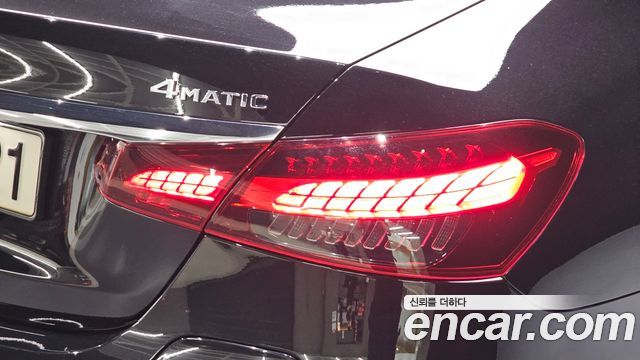 Mercedes-Benz E-Class 2021 — photo 9