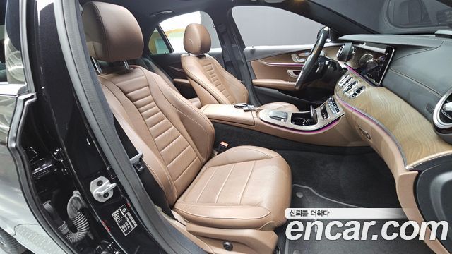 Mercedes-Benz E-Class 2021 — photo 16