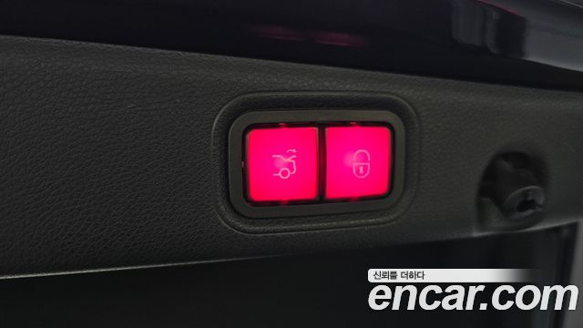 Mercedes-Benz E-Class 2021 — photo 27