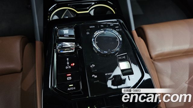 BMW 5-Series 2024 — photo 9