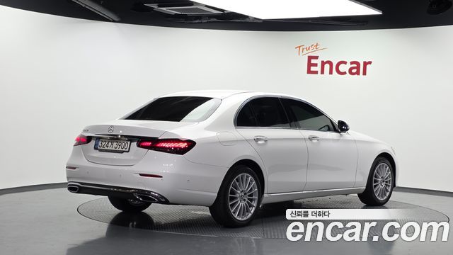 Mercedes-Benz E-Class 2021 — photo 2