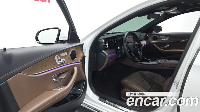 Mercedes-Benz E-Class 2021 — photo 13