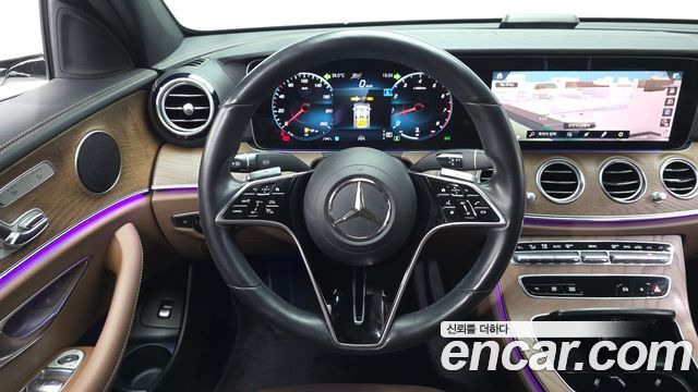 Mercedes-Benz E-Class 2021 — photo 19