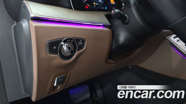 Mercedes-Benz E-Class 2021 — photo 28