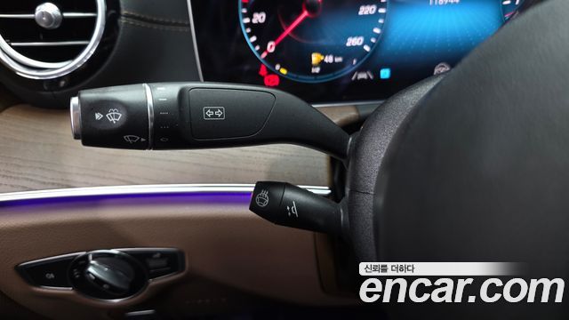 Mercedes-Benz E-Class 2021 — photo 33