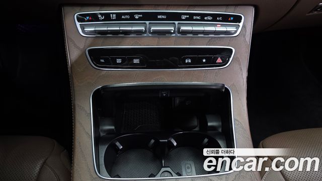 Mercedes-Benz E-Class 2021 — photo 34