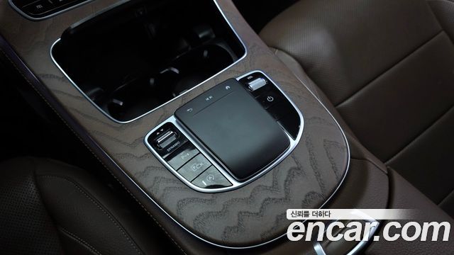 Mercedes-Benz E-Class 2021 — photo 35