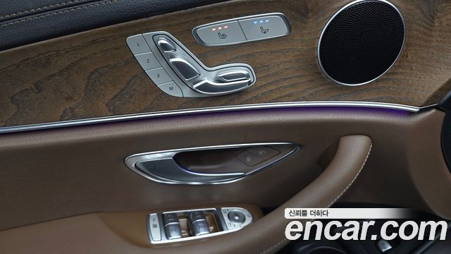 Mercedes-Benz E-Class 2021 — photo 36