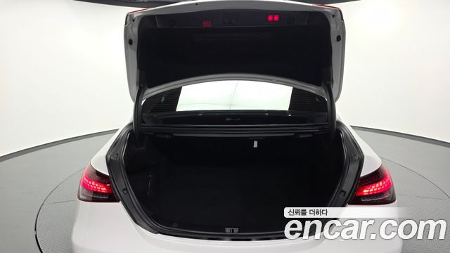Mercedes-Benz E-Class 2021 — photo 39