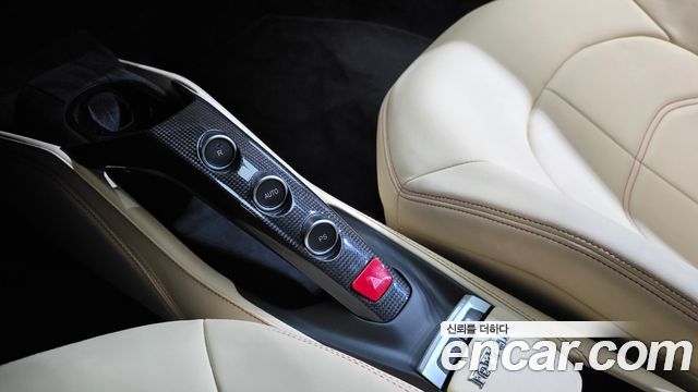 Ferrari 488 2018 — photo 12