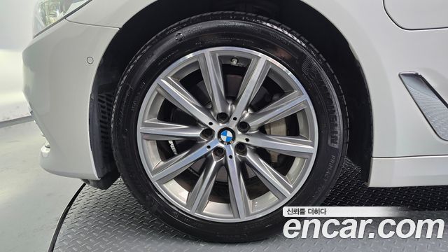 BMW 5-Series 2020 — photo 5