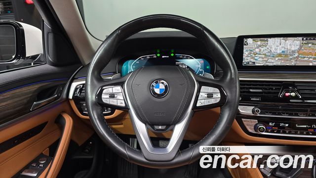 BMW 5-Series 2020 — photo 18