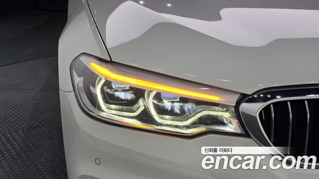 BMW 5-Series 2020 — photo 8