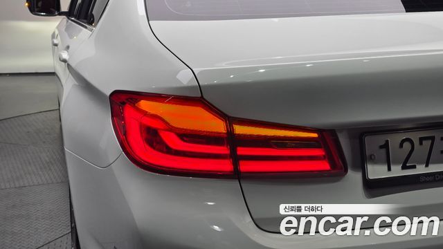 BMW 5-Series 2020 — photo 9