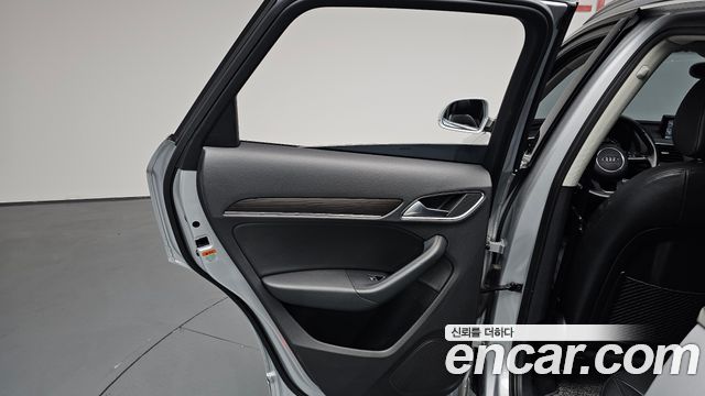 Audi Q3 2013 — photo 15
