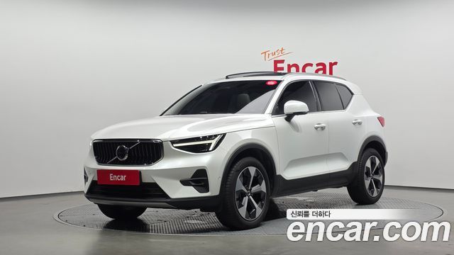 Volvo XC40 2024 — photo 1