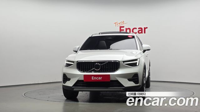Volvo XC40 2024 — photo 3