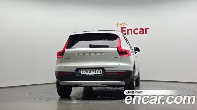 Volvo XC40 2024 — photo 4