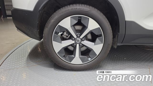 Volvo XC40 2024 — photo 5