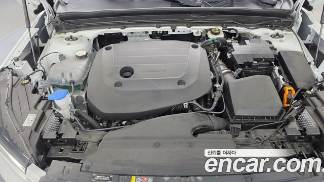 Volvo XC40 2024 — photo 6
