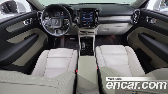 Volvo XC40 2024 — photo 7