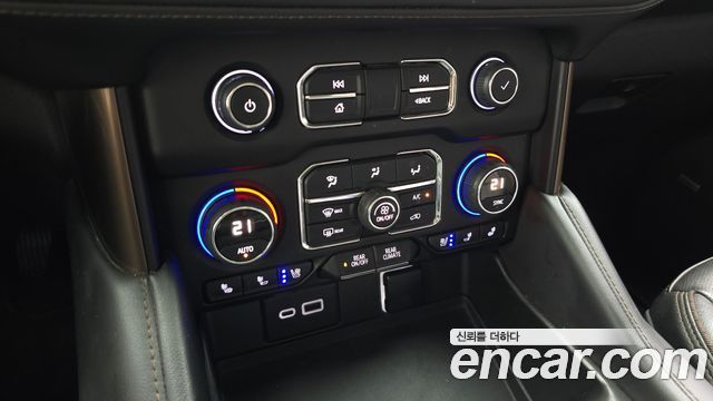 Chevrolet Korea Tahoe 2022 — photo 19