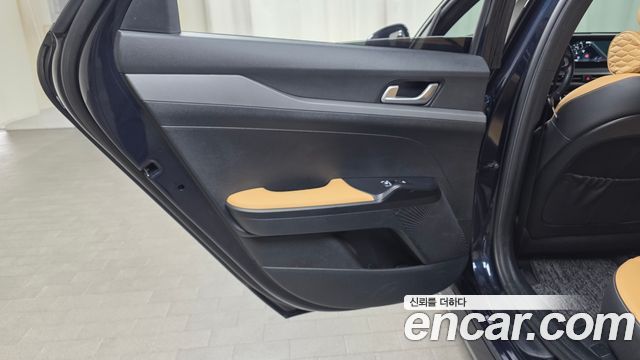 Kia K5 2023 — photo 15