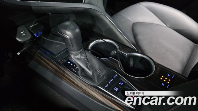 Toyota Camry 2018 — photo 12