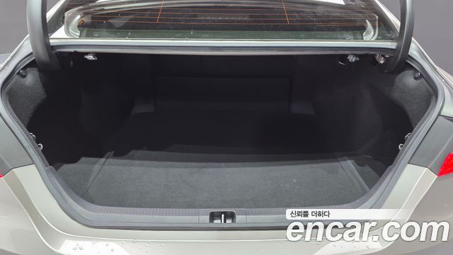 Toyota Camry 2018 — photo 22