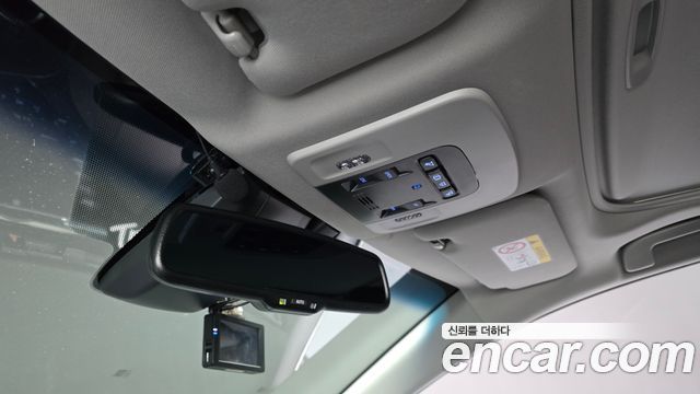 Toyota Camry 2018 — photo 24