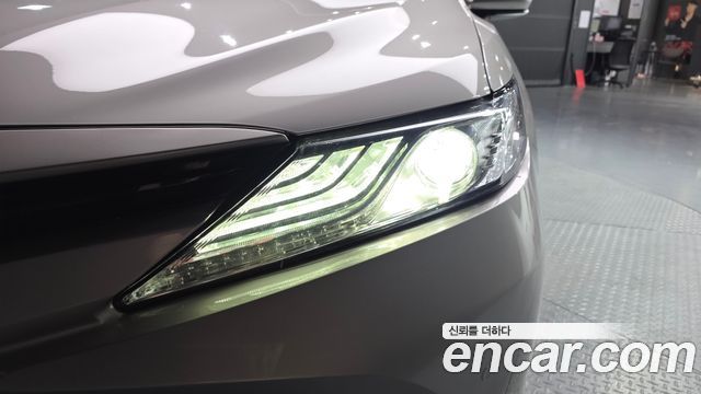 Toyota Camry 2018 — photo 8