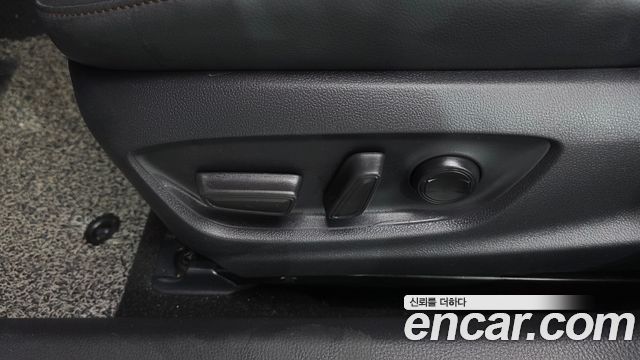 Toyota Camry 2018 — photo 31