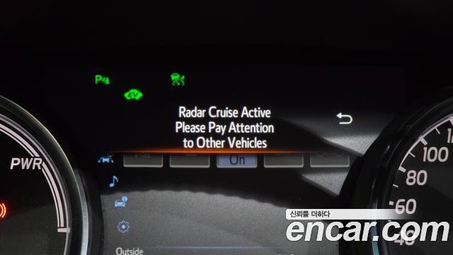 Toyota Camry 2018 — photo 33