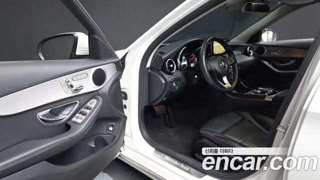 Mercedes-Benz C-Class 2017 — photo 10