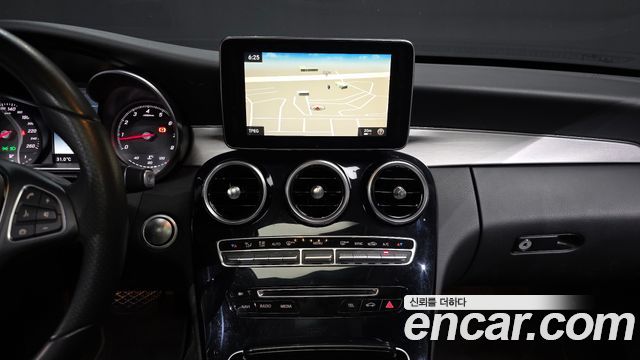 Mercedes-Benz C-Class 2017 — photo 14