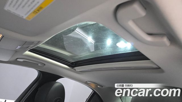 Mercedes-Benz C-Class 2017 — photo 19