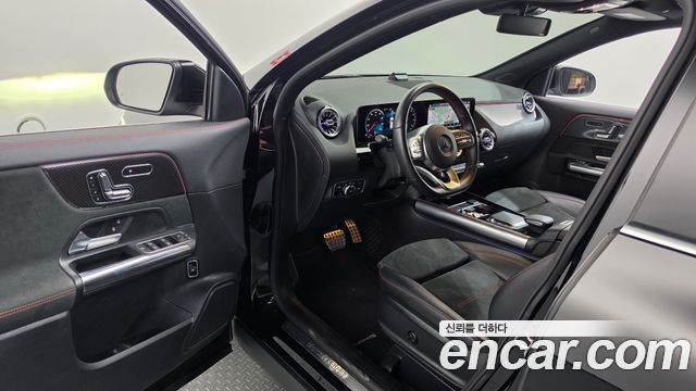 Mercedes-Benz GLA-Class 2020 — photo 10