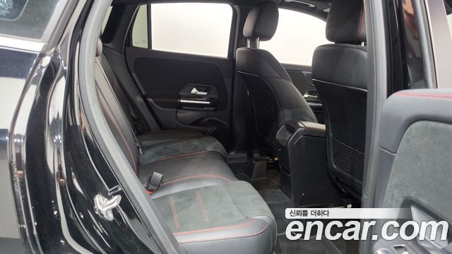 Mercedes-Benz GLA-Class 2020 — photo 12
