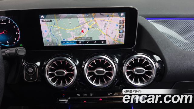 Mercedes-Benz GLA-Class 2020 — photo 14