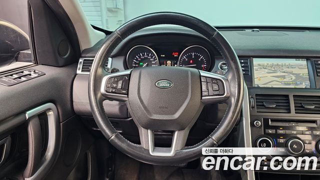 Land Rover Discovery Sport 2016 — photo 13