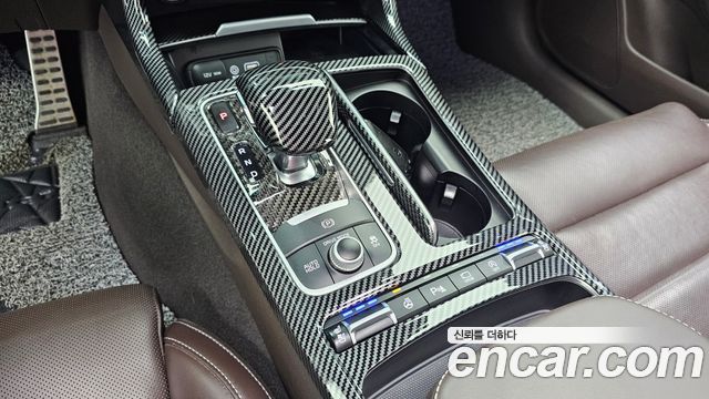 Kia Stinger 2018 — photo 12