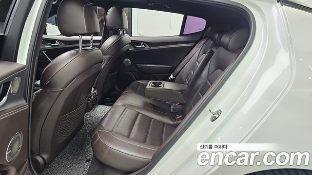 Kia Stinger 2018 — photo 18