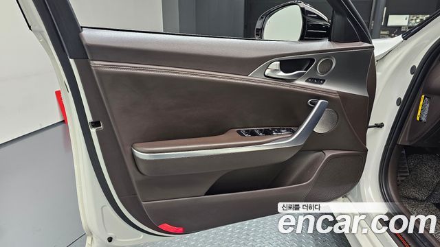Kia Stinger 2018 — photo 14