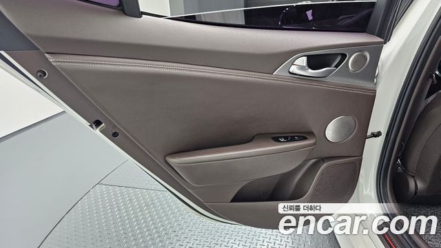 Kia Stinger 2018 — photo 15