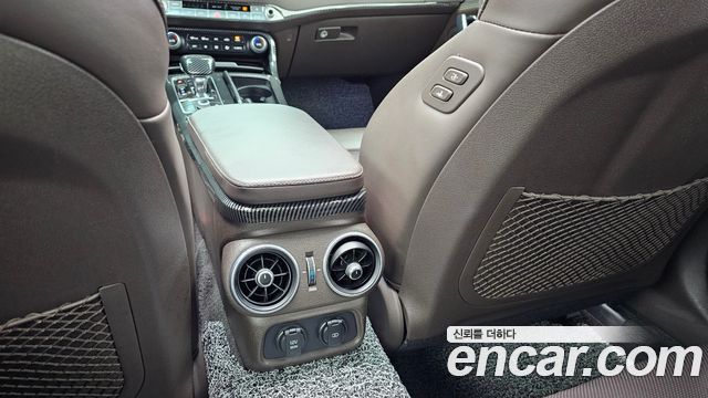 Kia Stinger 2018 — photo 31